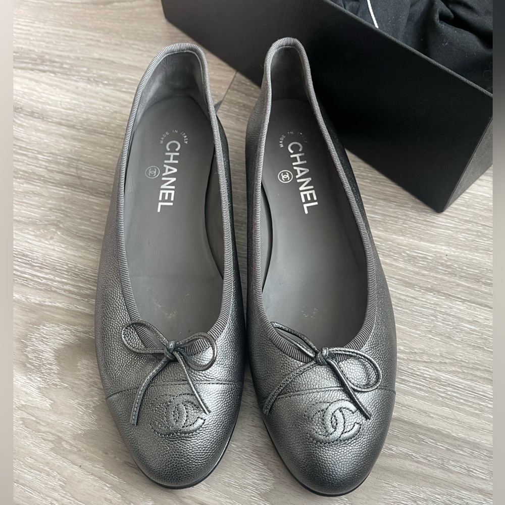 Chanel Cambone Gray Leather Ballet Flats
